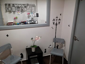 Zona de atención al cliente — sala de espera