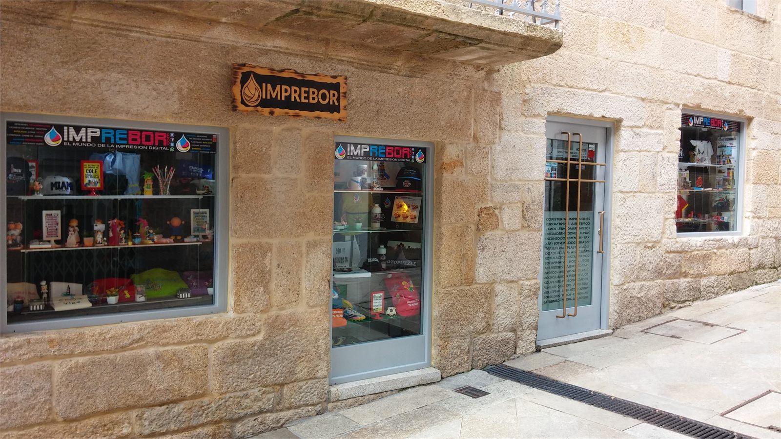 Fachada del taller Imprebor en Calle Real 18, Vigo — Casco Vello